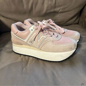 New Balance Women's Blush and Cream Sneakers